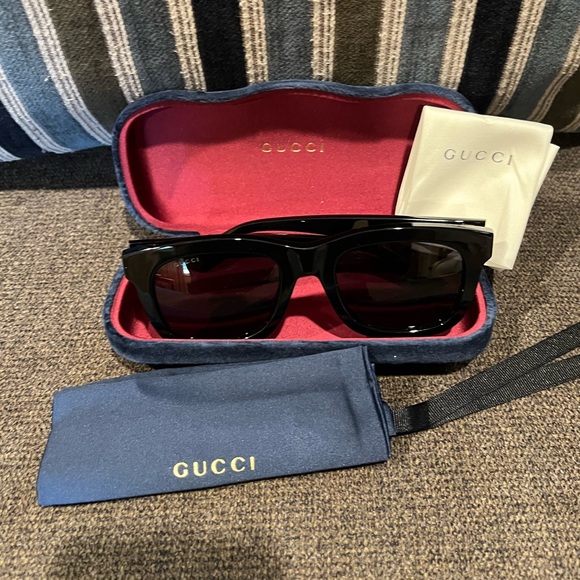 Black GG 0326SGUCCI Sunglasses Unisex Size 52